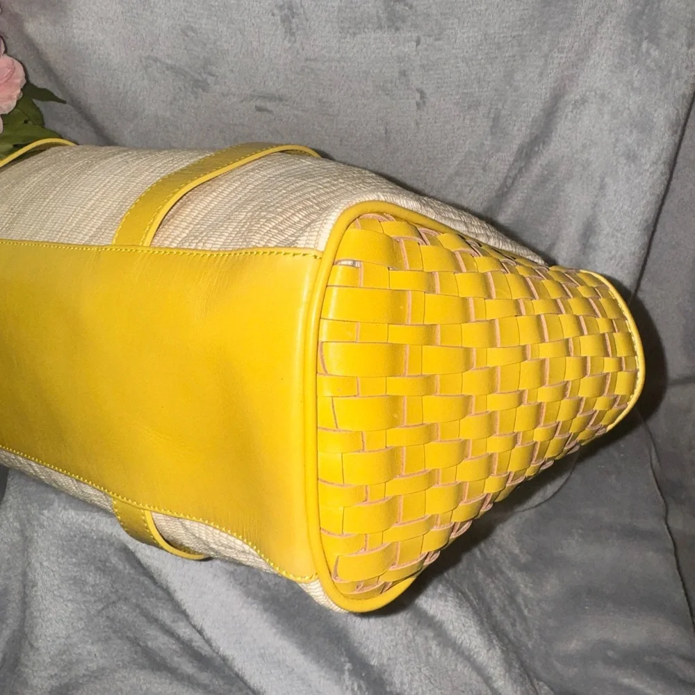 Vintage Kenneth Cole NY Yellow & Straw Drawstring Tote Bag - Picture 7 of 9